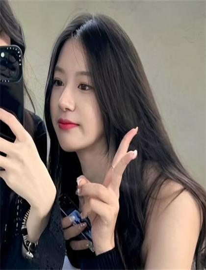 超级英雄人物解析：《芒果捞星闻2020》中的表演细节的精准把握与艺术处理 感受人物塑造的匠心